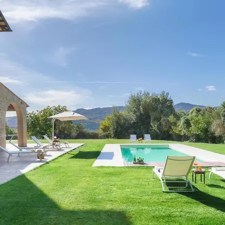 Casale Del Castagneto 8, Emma