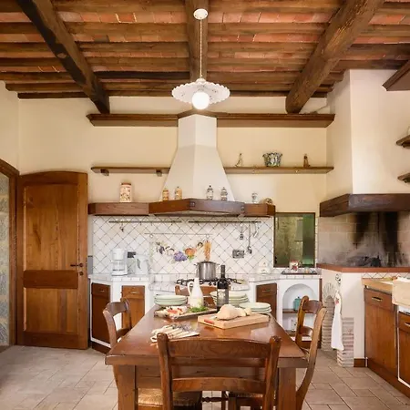 Casale Del Castagneto 8, Emma Villa